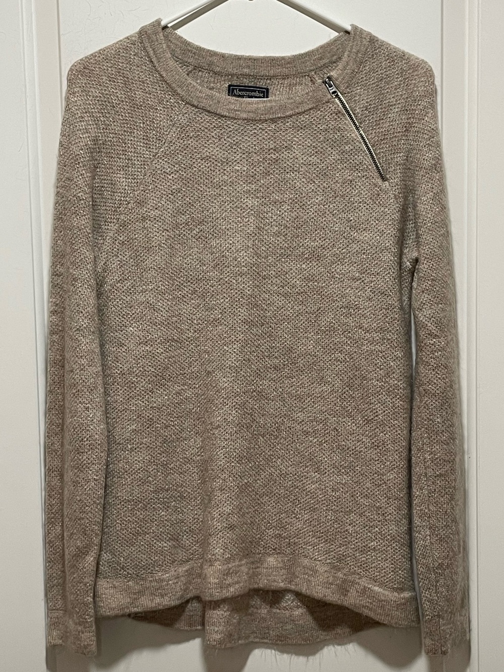 A & F Sz Medium Beige Taupe Heather Crewneck Sweater Asymmetric Shoulder Zipper